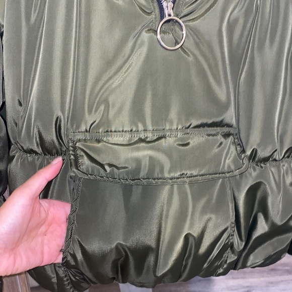 PrettyLittleThing Olive Green Puffer Jacket - Picture 3 of 3